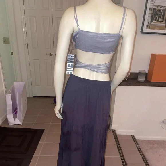 HYFVE CROPPED MULTI WAY WRAP TOP WITH ADJUSTABLE STRAPS SILVER  SIZE LARGE - Picture 6 of 16